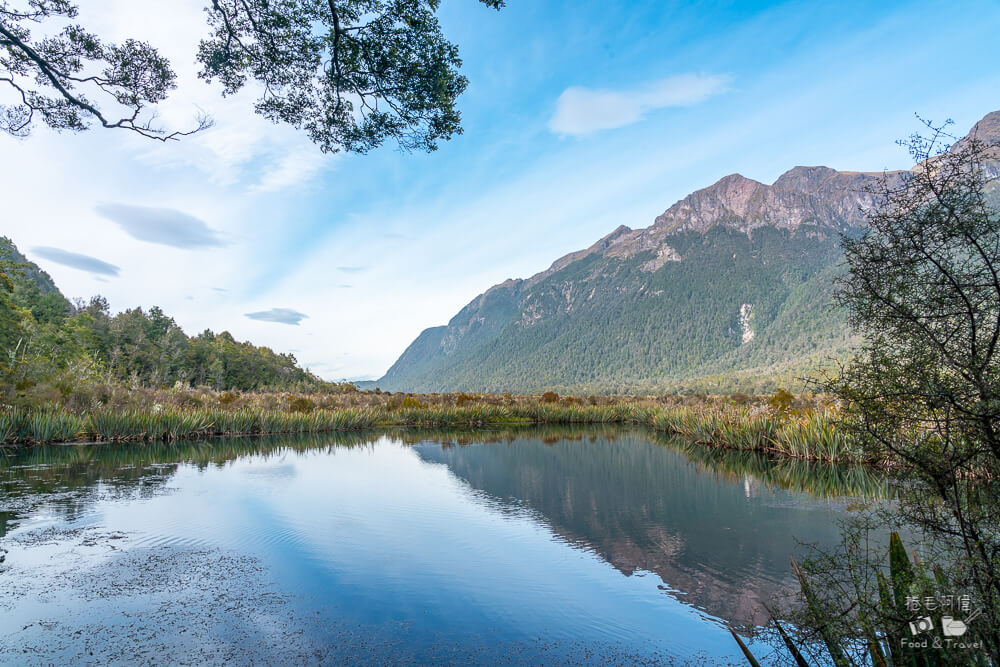 鏡湖,Mirror Lakes,紐西蘭鏡湖,南島鏡湖,米佛峽灣鏡湖,米佛峽灣沿途景點,紐西蘭南島景點,紐西蘭自由行景點,米佛峽灣必去,紐西蘭拍照景點