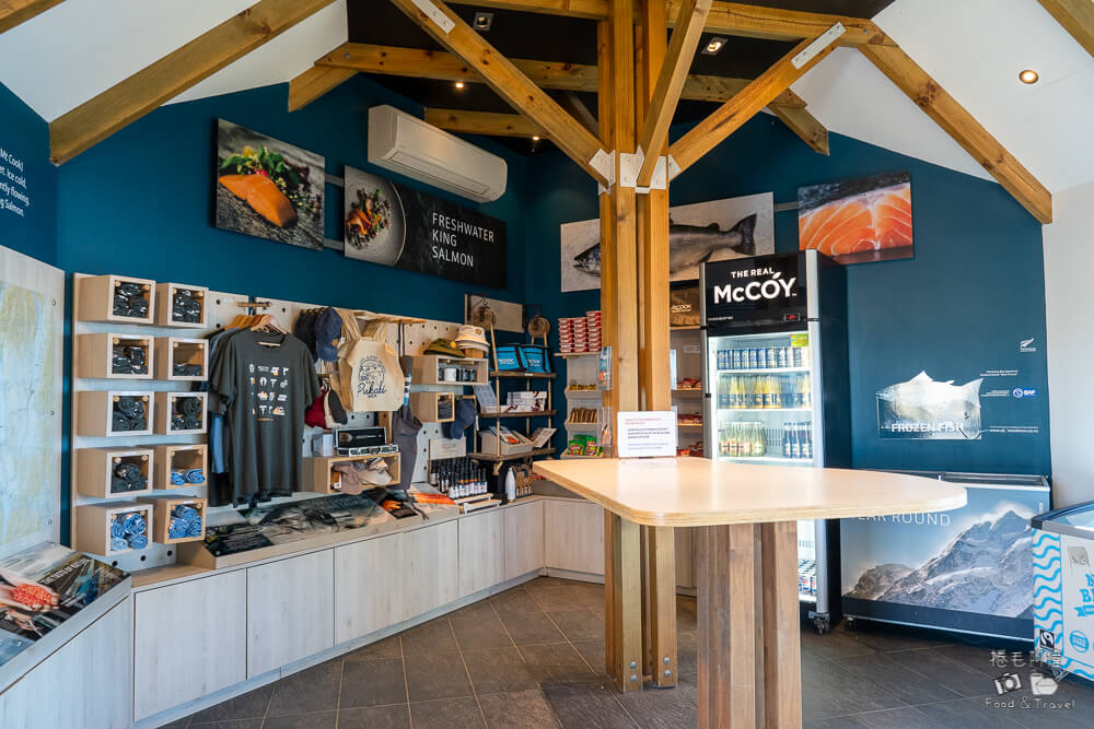 Mt Cook Alpine Salmon Shop,庫克山必吃,庫克山鮭魚,普卡基湖停車景點,普卡基湖生魚片,普卡基湖美食,普卡基湖鮭魚,紐西蘭南島美食,紐西蘭自由行美食,紐西蘭鮭魚生魚片 @捲毛阿偉 Mt Cook Alpine Salmon Shop,普卡基湖鮭魚,普卡基湖生魚片,紐西蘭鮭魚生魚片,普卡基湖美食,庫克山鮭魚,紐西蘭南島美食,普卡基湖停車景點,紐西蘭自由行美食,庫克山必吃