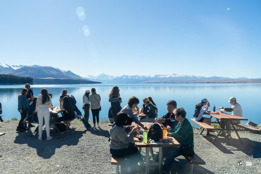 Mt Cook Alpine Salmon Shop,庫克山必吃,庫克山鮭魚,普卡基湖停車景點,普卡基湖生魚片,普卡基湖美食,普卡基湖鮭魚,紐西蘭南島美食,紐西蘭自由行美食,紐西蘭鮭魚生魚片 @捲毛阿偉 Mt Cook Alpine Salmon Shop,普卡基湖鮭魚,普卡基湖生魚片,紐西蘭鮭魚生魚片,普卡基湖美食,庫克山鮭魚,紐西蘭南島美食,普卡基湖停車景點,紐西蘭自由行美食,庫克山必吃