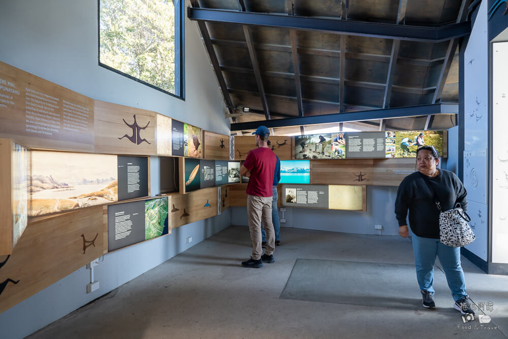 Lake Pukaki,Lake Pukaki必吃,Lake Pukaki鮭魚,普卡基湖,普卡基湖Lake Pukaki,普卡基湖必吃,普卡基湖鮭魚,紐西蘭南島景點,紐西蘭旅遊,紐西蘭景點,紐西蘭自由行 @捲毛阿偉 Mt Cook Alpine Salmon Shop,普卡基湖鮭魚,普卡基湖生魚片,紐西蘭鮭魚生魚片,普卡基湖美食,庫克山鮭魚,紐西蘭南島美食,普卡基湖停車景點,紐西蘭自由行美食,庫克山必吃