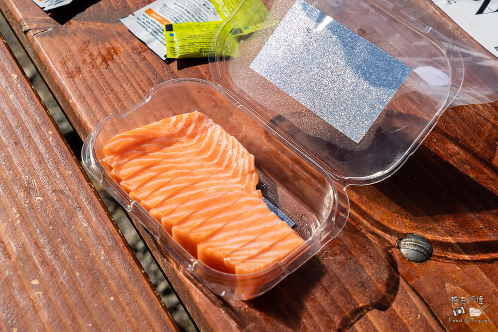 Mt Cook Alpine Salmon Shop,庫克山必吃,庫克山鮭魚,普卡基湖停車景點,普卡基湖生魚片,普卡基湖美食,普卡基湖鮭魚,紐西蘭南島美食,紐西蘭自由行美食,紐西蘭鮭魚生魚片 @捲毛阿偉 Mt Cook Alpine Salmon Shop,普卡基湖鮭魚,普卡基湖生魚片,紐西蘭鮭魚生魚片,普卡基湖美食,庫克山鮭魚,紐西蘭南島美食,普卡基湖停車景點,紐西蘭自由行美食,庫克山必吃