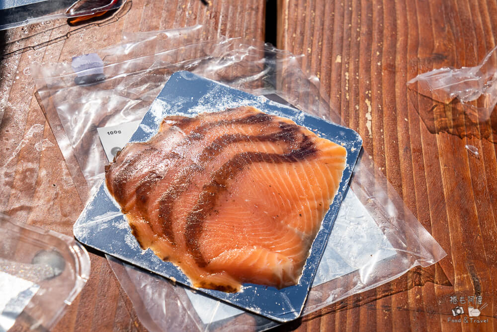 Mt Cook Alpine Salmon Shop,庫克山必吃,庫克山鮭魚,普卡基湖停車景點,普卡基湖生魚片,普卡基湖美食,普卡基湖鮭魚,紐西蘭南島美食,紐西蘭自由行美食,紐西蘭鮭魚生魚片 @捲毛阿偉 Mt Cook Alpine Salmon Shop,普卡基湖鮭魚,普卡基湖生魚片,紐西蘭鮭魚生魚片,普卡基湖美食,庫克山鮭魚,紐西蘭南島美食,普卡基湖停車景點,紐西蘭自由行美食,庫克山必吃