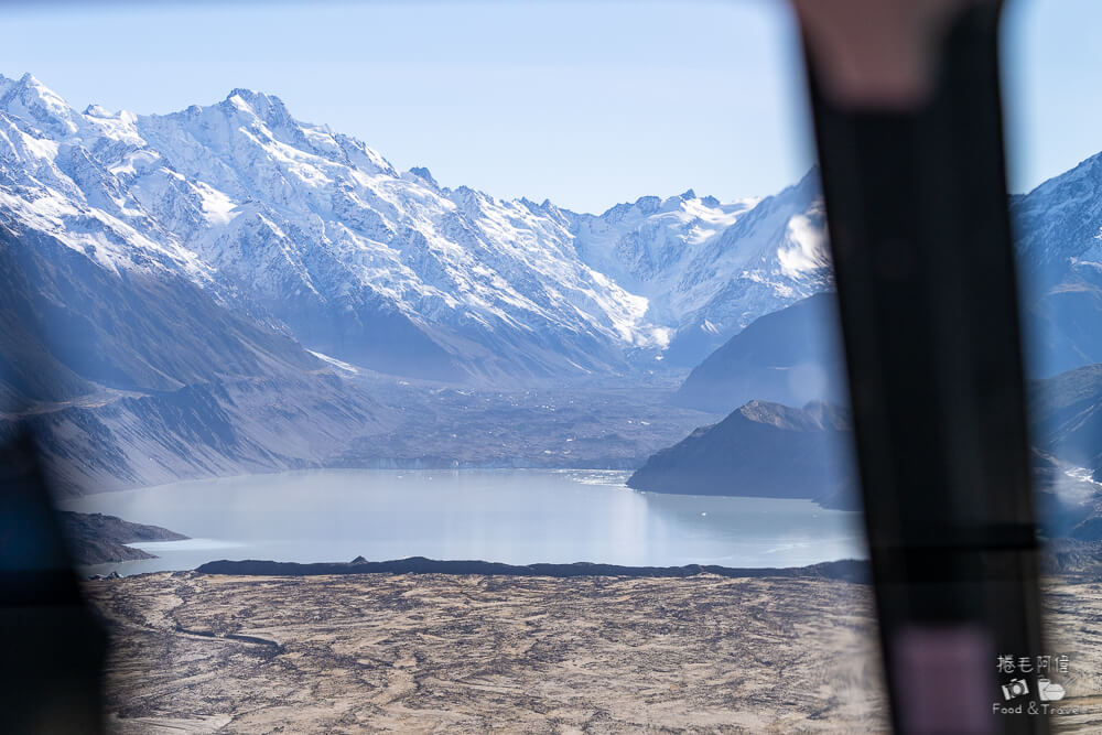 Tasman Glacier,冰川健行推薦,冰川體驗,南島必玩,南島旅遊,塔斯曼冰川健行,庫克山冰川健行,法蘭茲約瑟夫冰川,直升機冰川健行,福克斯冰川健行,紐西蘭健行路線,紐西蘭冰川健行,紐西蘭戶外活動,紐西蘭探險,紐西蘭旅遊景點,紐西蘭極限運動,紐西蘭自然景觀,紐西蘭自由行 @捲毛阿偉 紐西蘭冰川健行,冰川體驗,紐西蘭自由行,紐西蘭戶外活動,庫克山冰川健行,塔斯曼冰川健行,Tasman Glacier,福克斯冰川健行,Fox Glacier,法蘭茲約瑟夫冰川,Franz Josef Glacier,南島必玩,紐西蘭探險,冰川健行推薦,直升機冰川健行,紐西蘭極限運動,紐西蘭自然景觀,南島旅遊,紐西蘭健行路線,紐西蘭旅遊景點