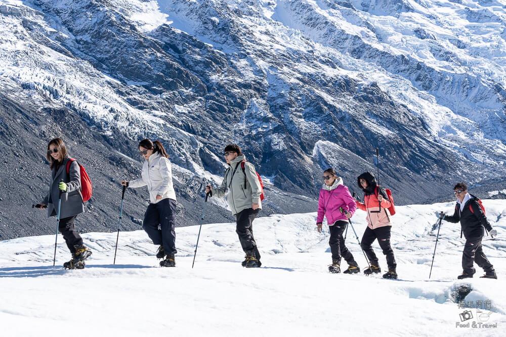 Tasman Glacier,冰川健行推薦,冰川體驗,南島必玩,南島旅遊,塔斯曼冰川健行,庫克山冰川健行,法蘭茲約瑟夫冰川,直升機冰川健行,福克斯冰川健行,紐西蘭健行路線,紐西蘭冰川健行,紐西蘭戶外活動,紐西蘭探險,紐西蘭旅遊景點,紐西蘭極限運動,紐西蘭自然景觀,紐西蘭自由行 @捲毛阿偉 紐西蘭冰川健行,冰川體驗,紐西蘭自由行,紐西蘭戶外活動,庫克山冰川健行,塔斯曼冰川健行,Tasman Glacier,福克斯冰川健行,Fox Glacier,法蘭茲約瑟夫冰川,Franz Josef Glacier,南島必玩,紐西蘭探險,冰川健行推薦,直升機冰川健行,紐西蘭極限運動,紐西蘭自然景觀,南島旅遊,紐西蘭健行路線,紐西蘭旅遊景點