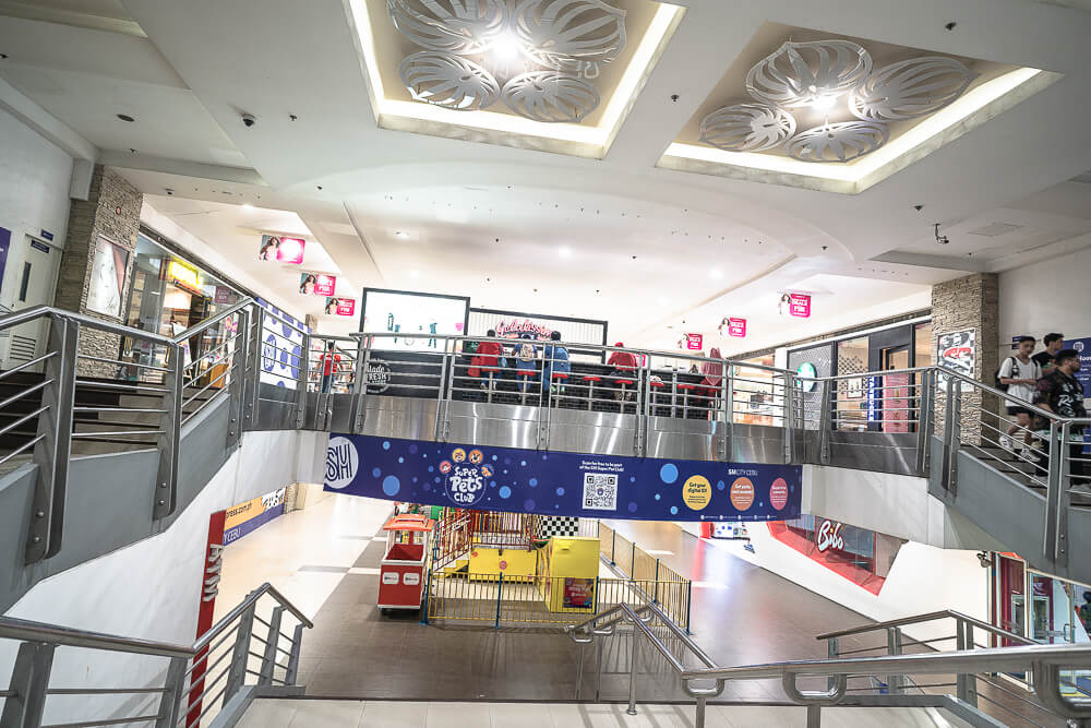 SM City Cebu 商場中庭挑高空間