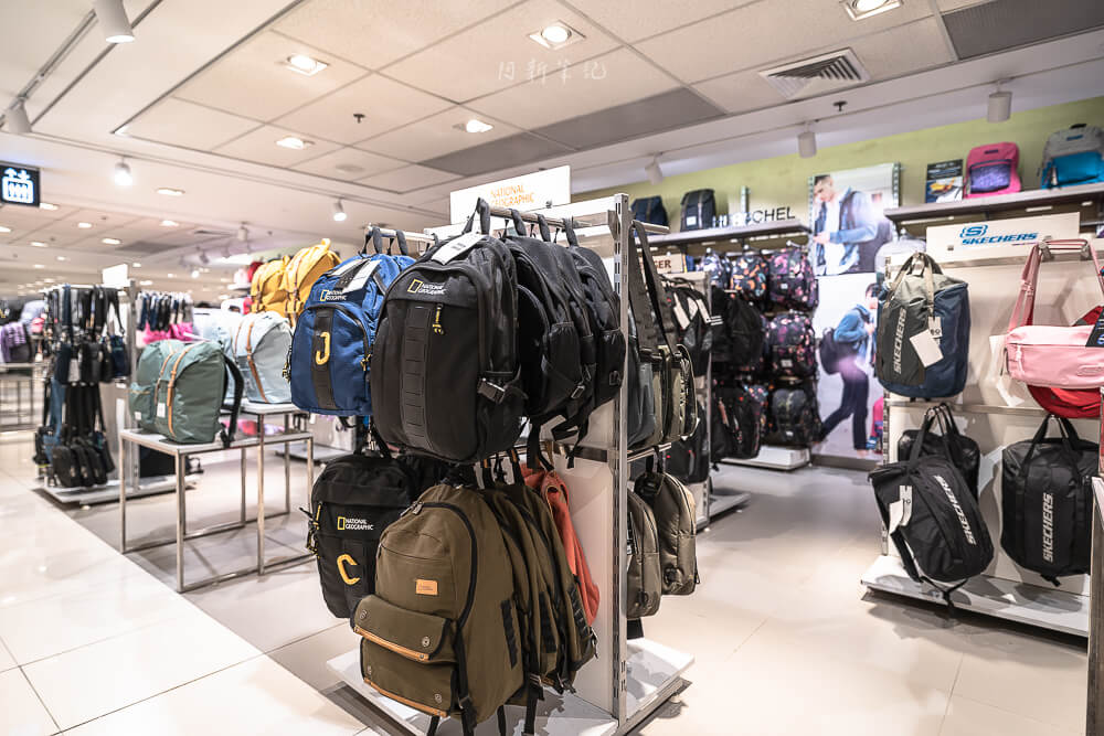 SM City Cebu,sm city cebu 必買,sm city cebu 換錢,宿霧購物,宿霧百貨,宿霧自由行 SM City Cebu SM Store 後背包區