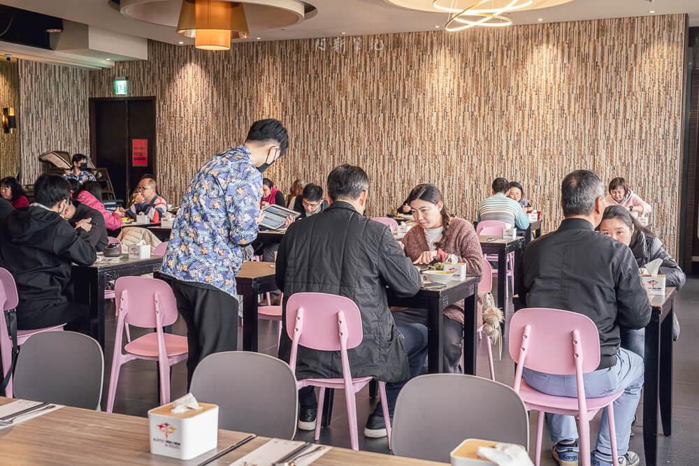潮港城,潮港城線上訂位,潮港城太陽百匯,潮港城太陽百匯菜單,潮港城太陽百匯優惠,太陽百匯停車,台中吃到飽餐廳,台中吃到飽