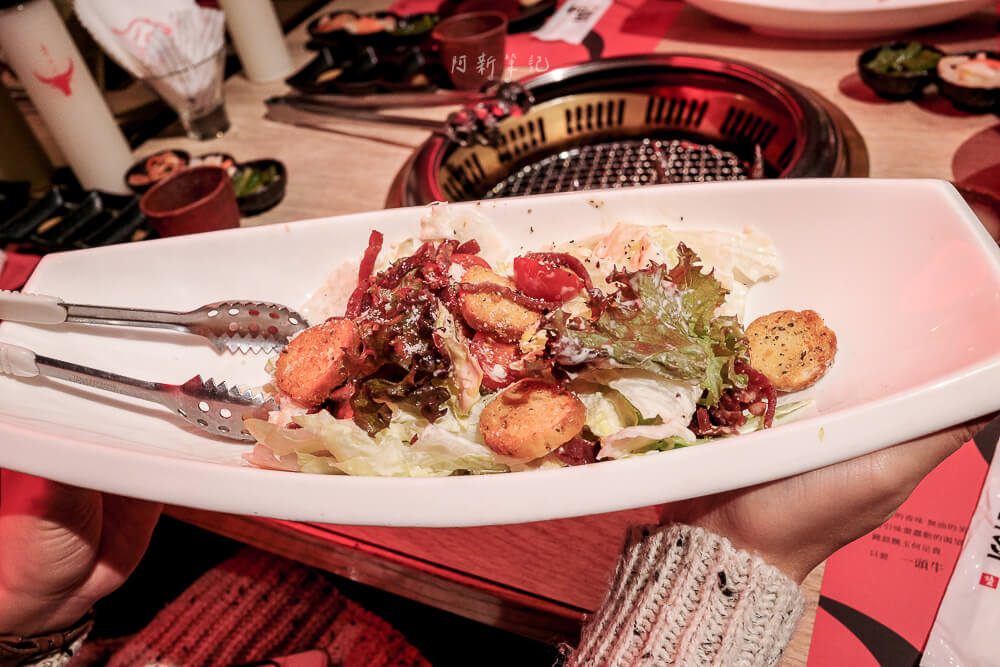 一頭牛日式燒肉公益店,台中美食,南屯美食,公益路美食推薦,一頭牛評價,台中燒肉推薦,一頭牛日式燒肉菜單,台中聚餐餐廳,公益路燒烤 台中 一頭牛日式燒肉公益店 凱撒培根沙拉