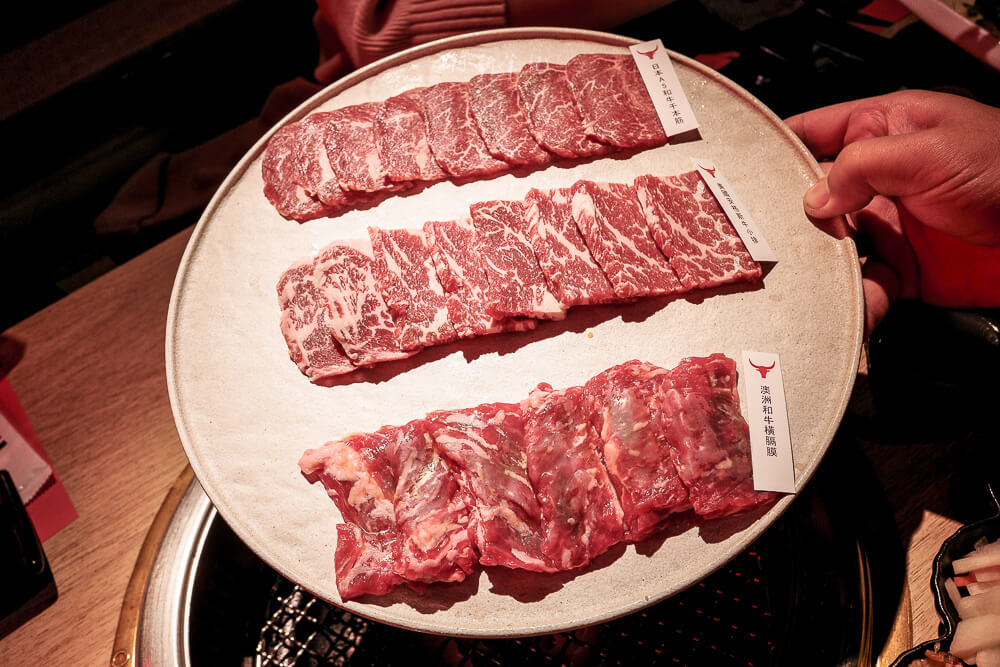 一頭牛日式燒肉公益店,台中美食,南屯美食,公益路美食推薦,一頭牛評價,台中燒肉推薦,一頭牛日式燒肉菜單,台中聚餐餐廳,公益路燒烤 台中 一頭牛日式燒肉公益店 三國和牛肉盤