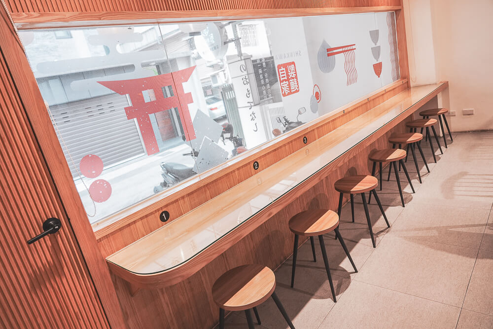 台中 信川屋 木質用餐空間