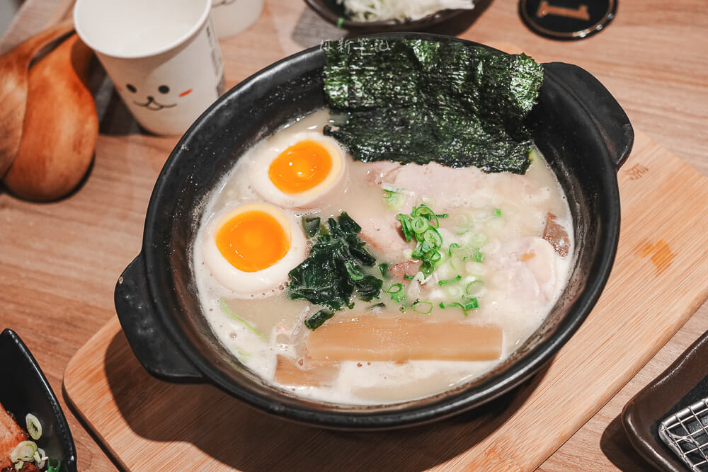 信川屋,信川屋拉麵,台中拉麵推薦,台中美食推薦,日式拉麵,勤美美食推薦,拉麵必吃 台中 信川屋 博多豚骨砂鍋拉麵全景
