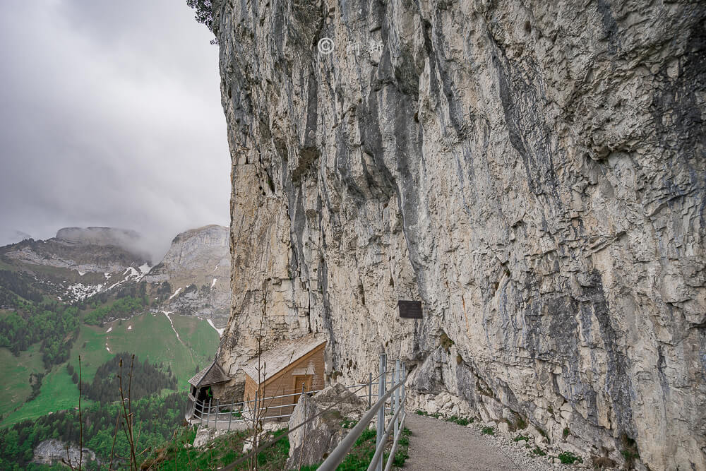 Berggasthaus Aescher,瑞士懸崖餐廳Berggasthaus Aescher Wildkirchli,瑞士懸崖餐廳,Berggasthaus Aescher Wildkirchli,瑞士山崖餐廳-29