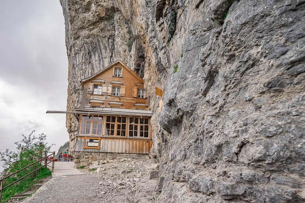 Berggasthaus Aescher,瑞士懸崖餐廳Berggasthaus Aescher Wildkirchli,瑞士懸崖餐廳,Berggasthaus Aescher Wildkirchli,瑞士山崖餐廳-38