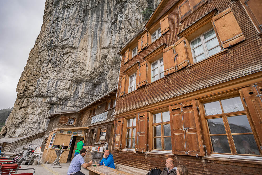 Berggasthaus Aescher,瑞士懸崖餐廳Berggasthaus Aescher Wildkirchli,瑞士懸崖餐廳,Berggasthaus Aescher Wildkirchli,瑞士山崖餐廳-41