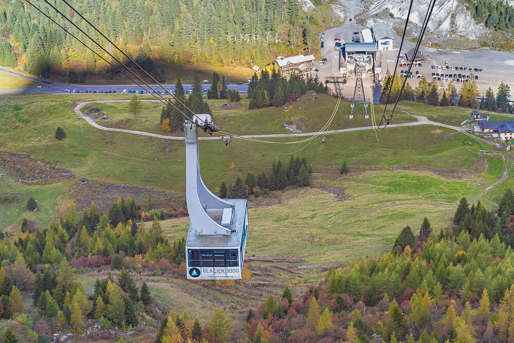 Glacier 3000 纜車與秋色山坡