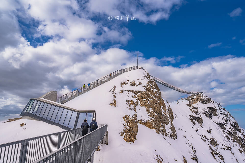 Glacier 3000 Peak Walk 吊橋入口階梯