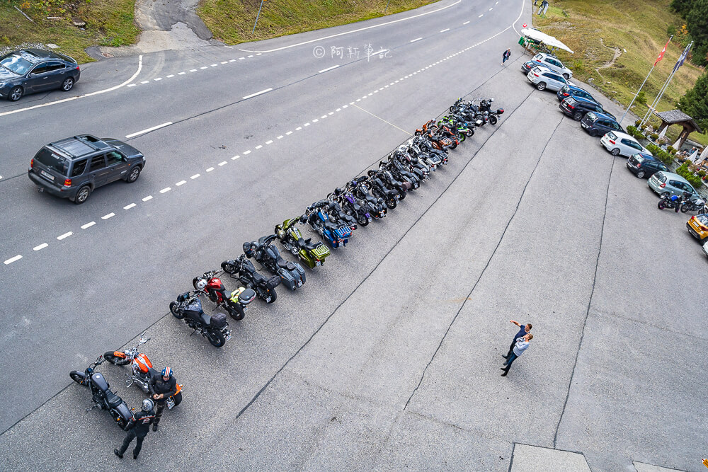 Glacier 3000 Col du Pillon 纜車站停車場與重機