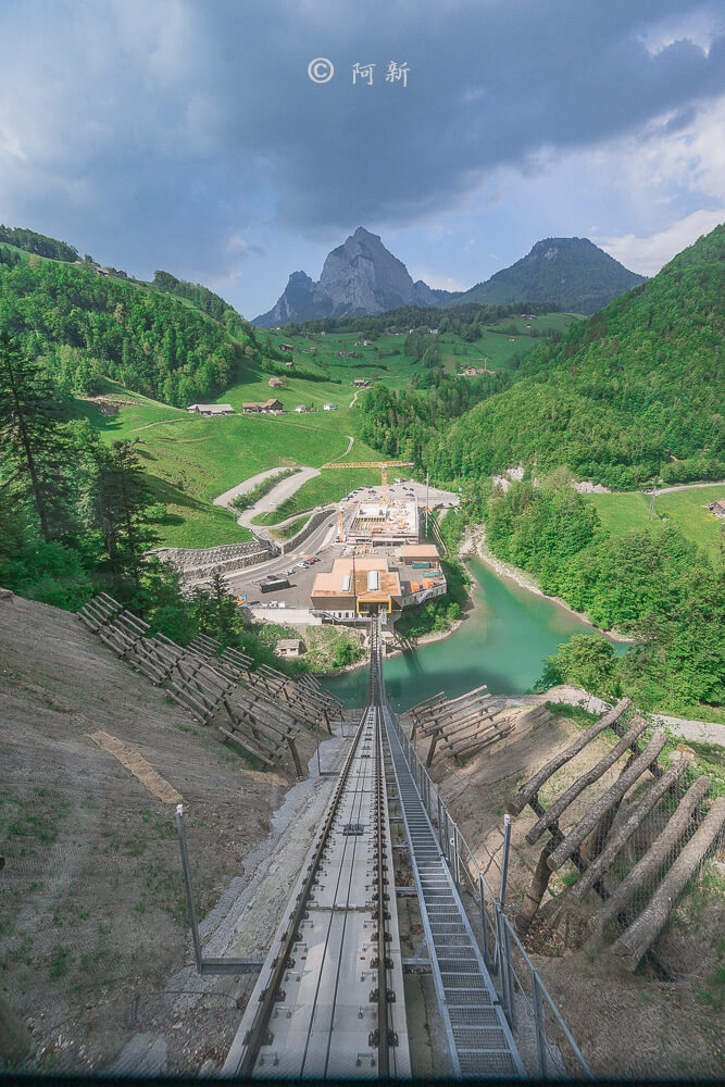 世界最陡纜車,世界最斜纜車,STOOS,Stoos Bahn Tram,Stoos Bahn
