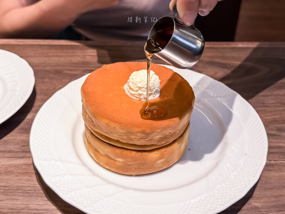 星乃珈琲店,星乃咖啡,台北咖啡廳,台北美食,Hoshino Coffee,星乃珈琲店菜單,星乃珈琲店價格,星乃珈琲 台北 星乃珈琲店 舒芙蕾鬆餅淋楓糖漿
