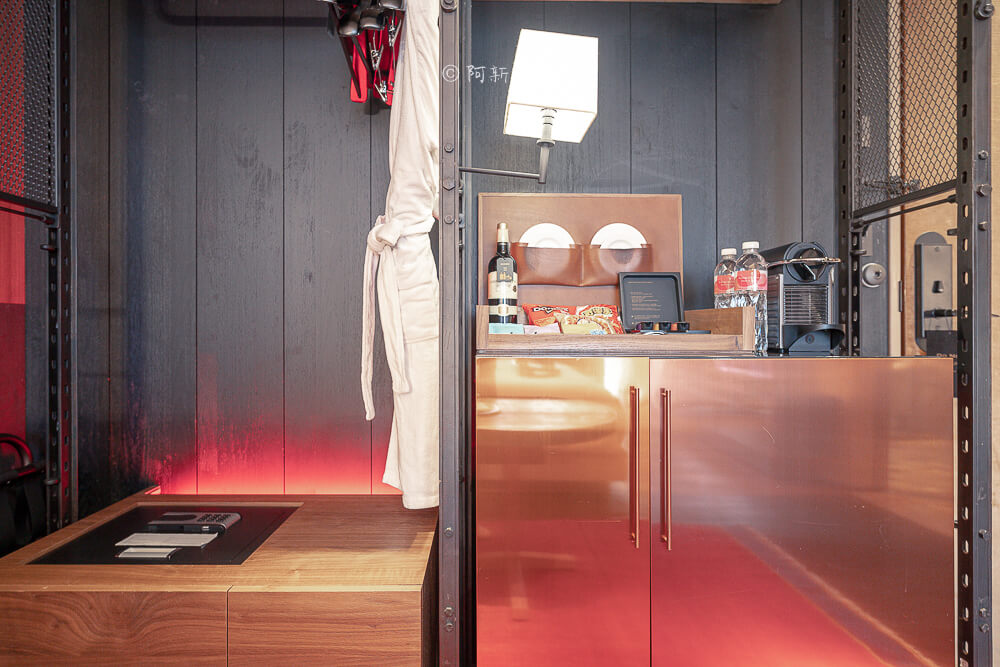 賦樂旅居,賦樂旅居評價,HOTEL PROVERBS TAIPEI,台北東區飯店,忠孝復興住宿,台北設計旅店 賦樂旅居 迷你吧檯與衣櫃
