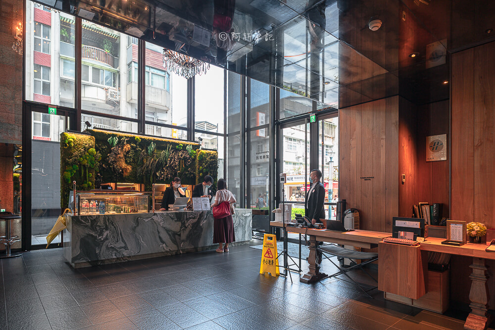 賦樂旅居,賦樂旅居評價,HOTEL PROVERBS TAIPEI,台北東區飯店,忠孝復興住宿,台北設計旅店 賦樂旅居 大廳挑高接待區