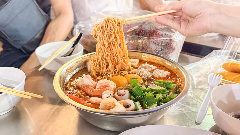 BAAN KOOK KAI,泰國路邊攤,曼谷美食,曼谷夜市,泰國小吃,BAAN KOOK KAI菜單