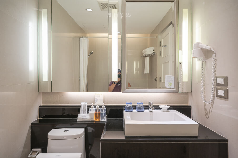 曼谷奇德倫中心酒店,Centre Point Hotel Chidlom,Centre Point Chidlom,曼谷飯店推薦,Chit Lom 住宿,BTS Chit Lom 附近飯店,四面佛附近飯店,市中心親子飯店,曼谷公寓式酒店,房型介紹,自助早餐,游泳池與健身房,桑拿三溫暖,交通與價格評價 曼谷奇德倫中心酒店,Centre Point Hotel Chidlom,Centre Point Chidlom,曼谷飯店推薦,Chit Lom 住宿,BTS Chit Lom 附近飯店,四面佛附近飯店,市中心親子飯店,曼谷公寓式酒店,房型介紹,自助早餐,游泳池與健身房,桑拿三溫暖,交通與價格評價