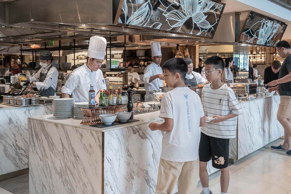 Chatrium Grand Bangkok,曼谷察殿大酒店,豪華酒店,五星級飯店,Siam站,市中心,房型介紹,早餐自助餐,游泳池,健身房,行政酒廊,親子友善,交通位置,入住退房時間,評價
