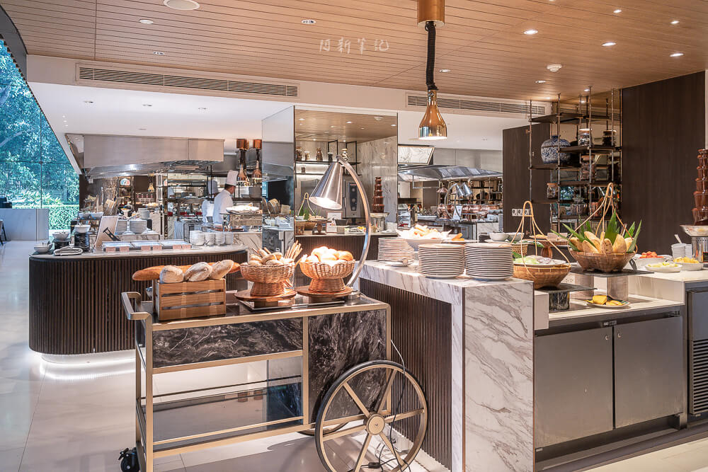 Chatrium Grand Bangkok,曼谷察殿大酒店,豪華酒店,五星級飯店,Siam站,市中心,房型介紹,早餐自助餐,游泳池,健身房,行政酒廊,親子友善,交通位置,入住退房時間,評價