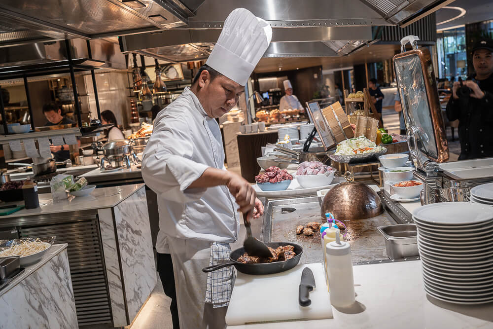 Chatrium Grand Bangkok,曼谷察殿大酒店,豪華酒店,五星級飯店,Siam站,市中心,房型介紹,早餐自助餐,游泳池,健身房,行政酒廊,親子友善,交通位置,入住退房時間,評價