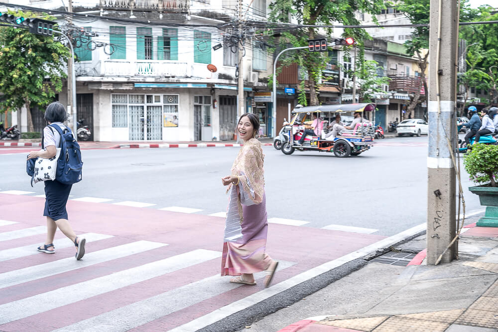 Cherd-Chay Thai Glory,曼谷泰服租借,泰式傳統服裝,曼谷泰服拍照,泰服體驗,泰服租借價格,泰服租借評價,泰服租借預約,泰服造型與化妝,泰服配件飾品,曼谷外拍攝影,情侶婚紗泰服拍攝,泰服租借流程,營業時間與注意事項 Cherd-Chay Thai Glory,曼谷泰服租借,泰式傳統服裝,曼谷泰服拍照,泰服體驗,泰服租借價格,泰服租借評價,泰服租借預約,泰服造型與化妝,泰服配件飾品,曼谷外拍攝影,情侶婚紗泰服拍攝,泰服租借流程,營業時間與注意事項