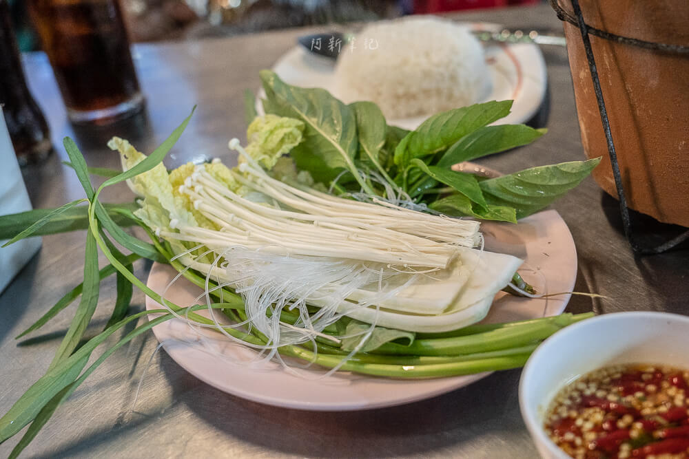 Chim Chum Suthiporn,Chim Chum 菜單,曼谷陶罐小火鍋,Chim Chum 評價,曼谷 Chim Chum,泰式火鍋,曼谷晚餐推薦,Chim Chum 鍋,泰國街頭美食