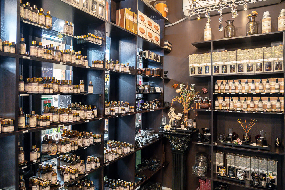 dharamantra,dharamantra 精油,dharamantra 香氛,dharamantra 評價,dharamantra 菜單,曼谷精油店,dharamantra 伴手禮,曼谷 香氛品牌
