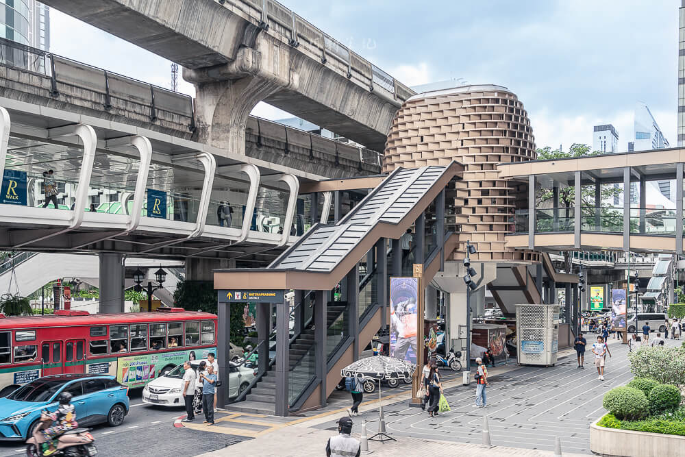 Erawan Bangkok,曼谷 Erawan Bangkok 購物,四面佛商場,Erawan Boutique Mall,百貨公司,精品名店,咖啡廳餐廳,BTS Chit Lom 交通,空橋連通,營業時間,地址,停車資訊,VAT 退稅,評價心得,附近景點四面佛