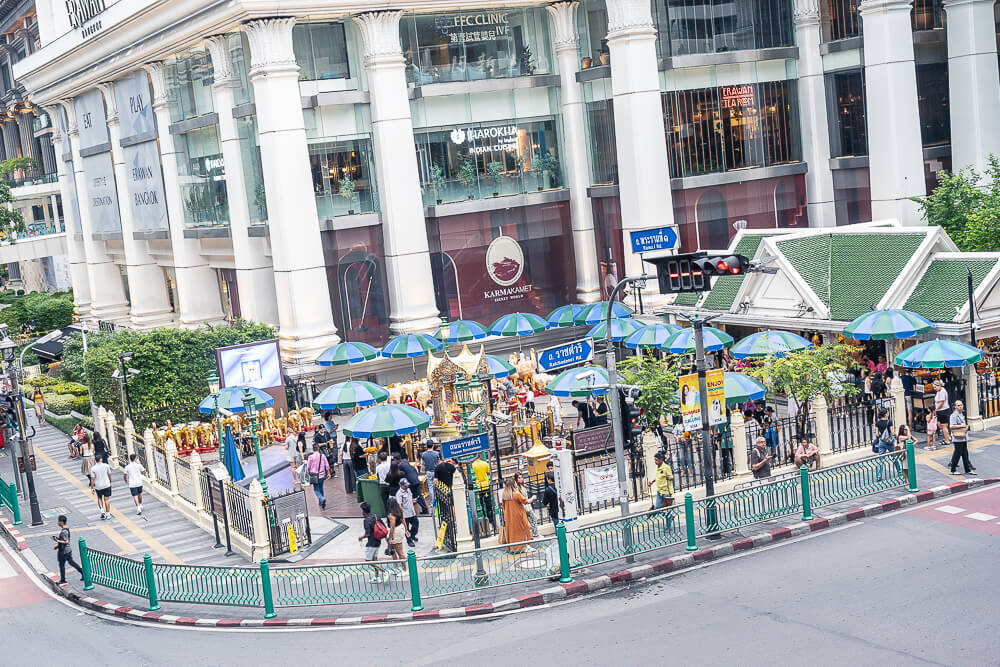 Erawan Bangkok,曼谷 Erawan Bangkok 購物,四面佛商場,Erawan Boutique Mall,百貨公司,精品名店,咖啡廳餐廳,BTS Chit Lom 交通,空橋連通,營業時間,地址,停車資訊,VAT 退稅,評價心得,附近景點四面佛
