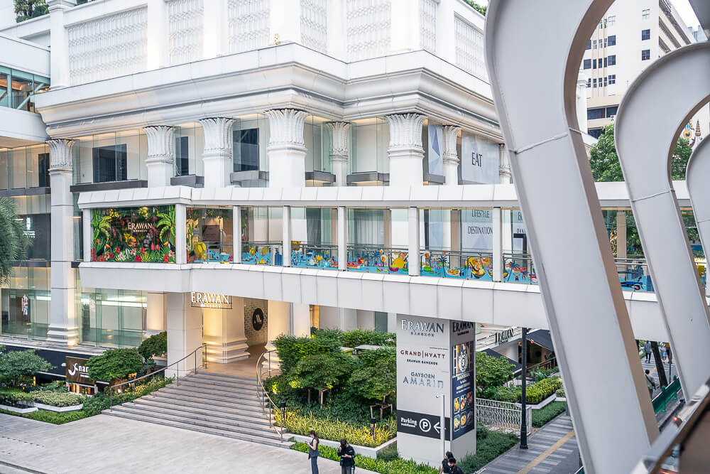 Erawan Bangkok,曼谷 Erawan Bangkok 購物,四面佛商場,Erawan Boutique Mall,百貨公司,精品名店,咖啡廳餐廳,BTS Chit Lom 交通,空橋連通,營業時間,地址,停車資訊,VAT 退稅,評價心得,附近景點四面佛