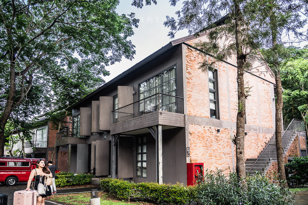 清邁Flora Creek,Flora Creek,清邁住宿,清邁飯店,清邁度假村,航東住宿 清邁 Flora Creek 客房紅磚建築外觀