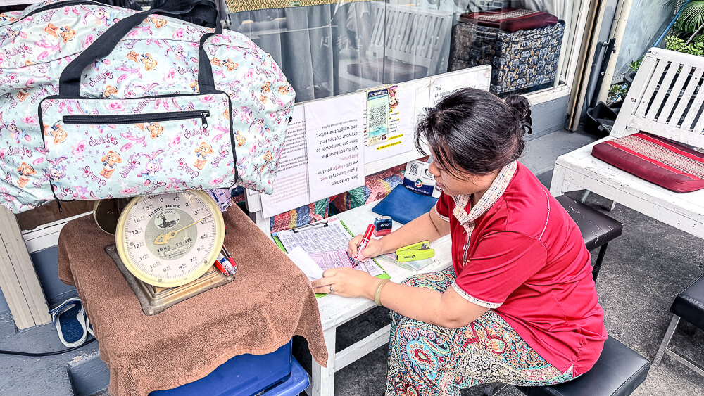 Fongfab Laundry,曼谷洗衣店,泰國洗衣店,曼谷自助洗衣,Fongfab Laundry and Dryclean