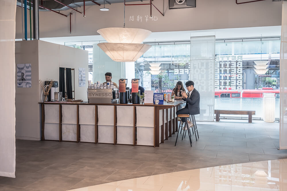 KINTO Thailand,曼谷咖啡館,曼谷咖啡店,手沖咖啡,單品咖啡,拿鐵,甜點,早午餐,內用座位,吧台區,菜單價格,評價心得,打卡景點,營業時間,交通怎麼去,BTS
