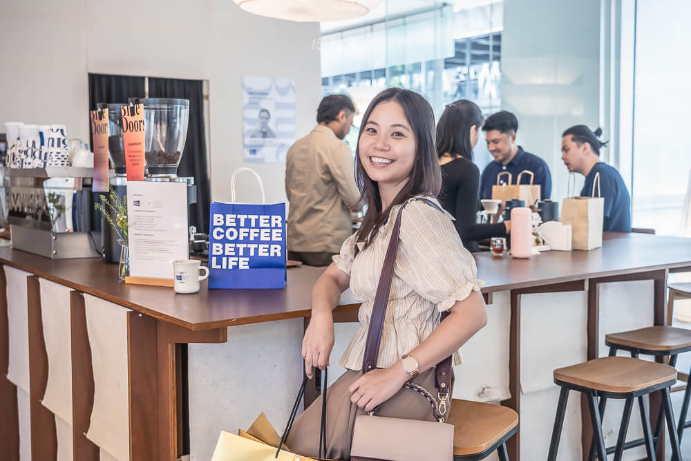 KINTO Thailand,曼谷咖啡館,曼谷咖啡店,手沖咖啡,單品咖啡,拿鐵,甜點,早午餐,內用座位,吧台區,菜單價格,評價心得,打卡景點,營業時間,交通怎麼去,BTS
