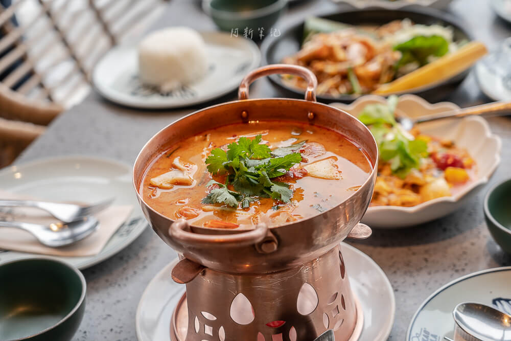 Kub Kao Kub Pla,曼谷餐廳,泰式家常菜,泰國料理,曼谷美食,百貨美食,商場餐廳,米飯料理,河粉,打拋豬,咖哩,炸豬肉,甜點,芒果糯米飯,菜單