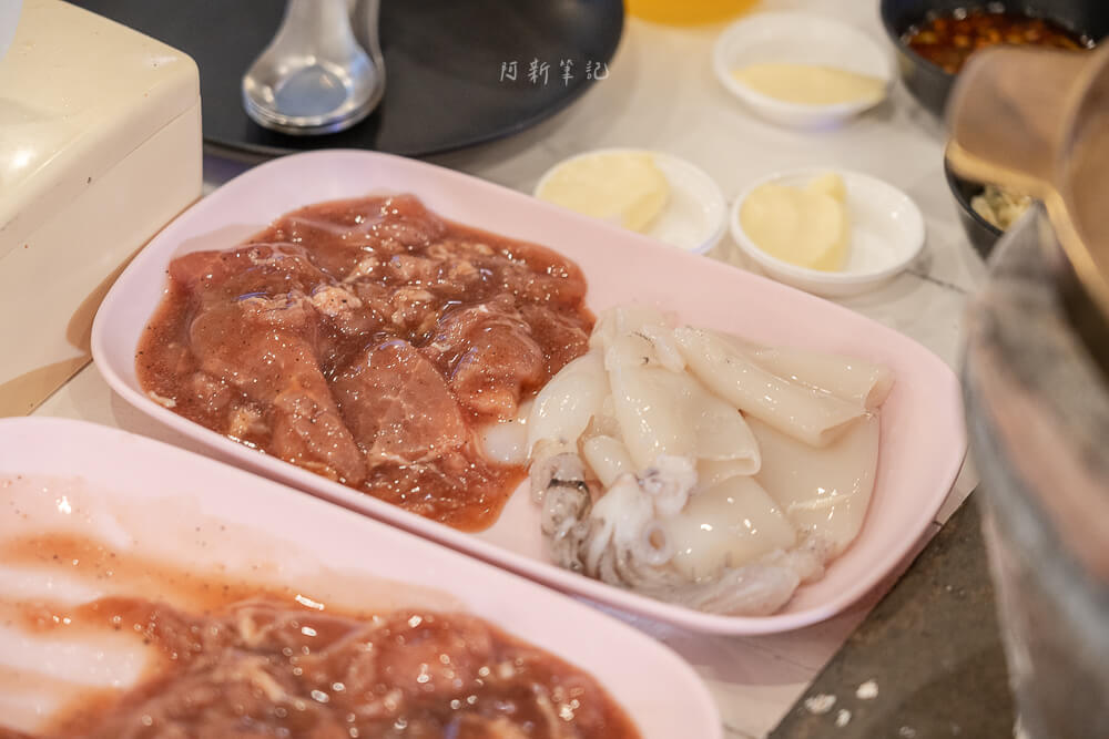 Pranakorn Grill,曼谷燒烤吃到飽,泰式銅盤烤肉,泰式火鍋,Mu Kratha,海鮮燒烤,自助吧,啤酒飲料,菜單價格,評價心得,線上訂位,營業時間,交通怎麼去,戶外座位,家庭聚餐