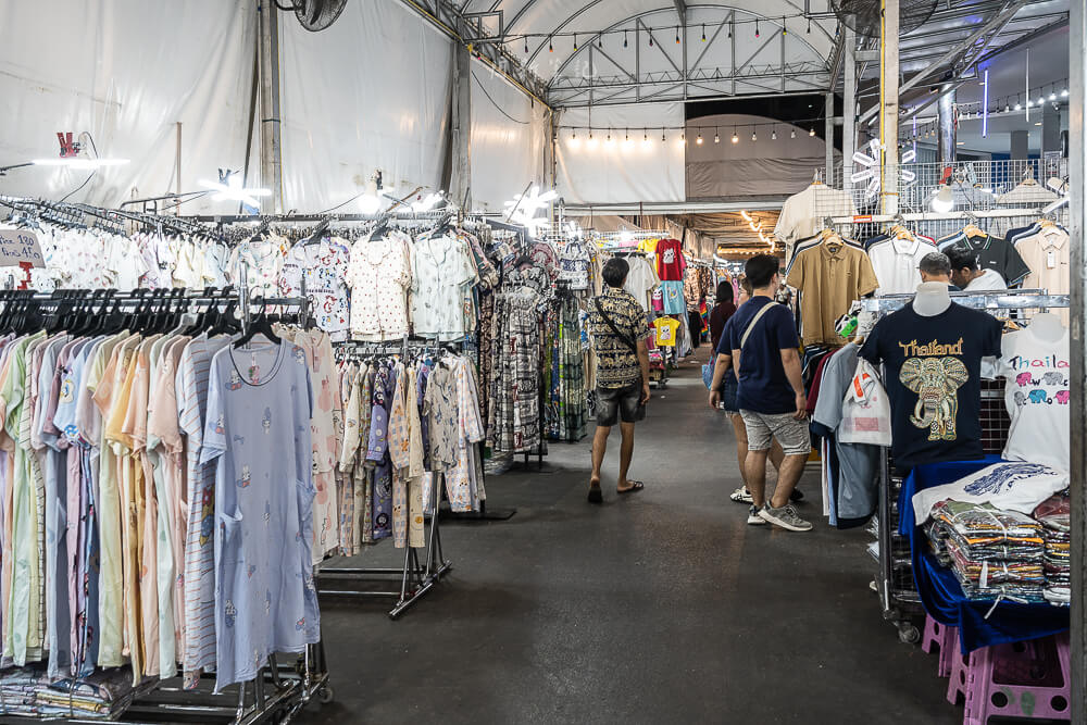 曼谷 水門市場 睡衣居家服攤