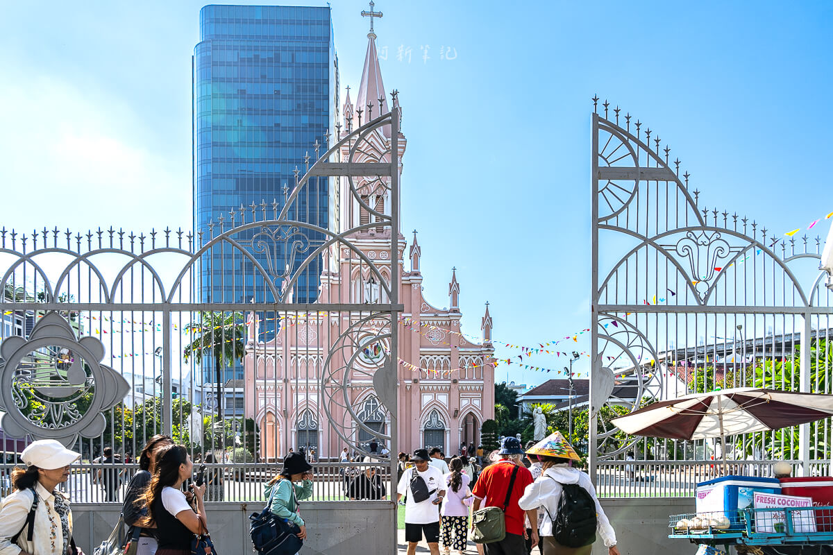 峴港粉紅教堂,Da Nang Cathedral,粉紅教堂,公雞教堂,峴港大教堂,峴港粉紅教堂介紹,峴港粉紅教堂附近景點,峴港粉紅教堂美食,峴港粉紅教堂英文,峴港粉紅教堂越南文,越南粉紅教堂,越南粉紅教堂開放時間,越南粉紅教堂歷史,Da Nang Cathedral