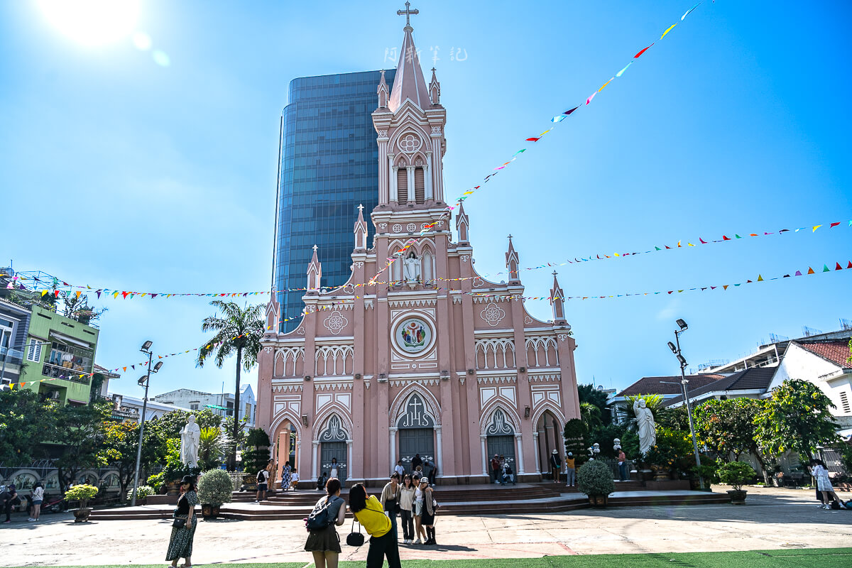 峴港粉紅教堂,Da Nang Cathedral,粉紅教堂,公雞教堂,峴港大教堂,峴港粉紅教堂介紹,峴港粉紅教堂附近景點,峴港粉紅教堂美食,峴港粉紅教堂英文,峴港粉紅教堂越南文,越南粉紅教堂,越南粉紅教堂開放時間,越南粉紅教堂歷史,Da Nang Cathedral