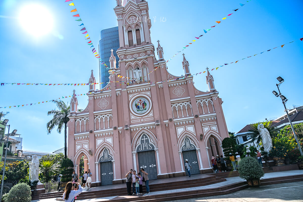 峴港粉紅教堂,Da Nang Cathedral,粉紅教堂,公雞教堂,峴港大教堂,峴港粉紅教堂介紹,峴港粉紅教堂附近景點,峴港粉紅教堂美食,峴港粉紅教堂英文,峴港粉紅教堂越南文,越南粉紅教堂,越南粉紅教堂開放時間,越南粉紅教堂歷史,Da Nang Cathedral