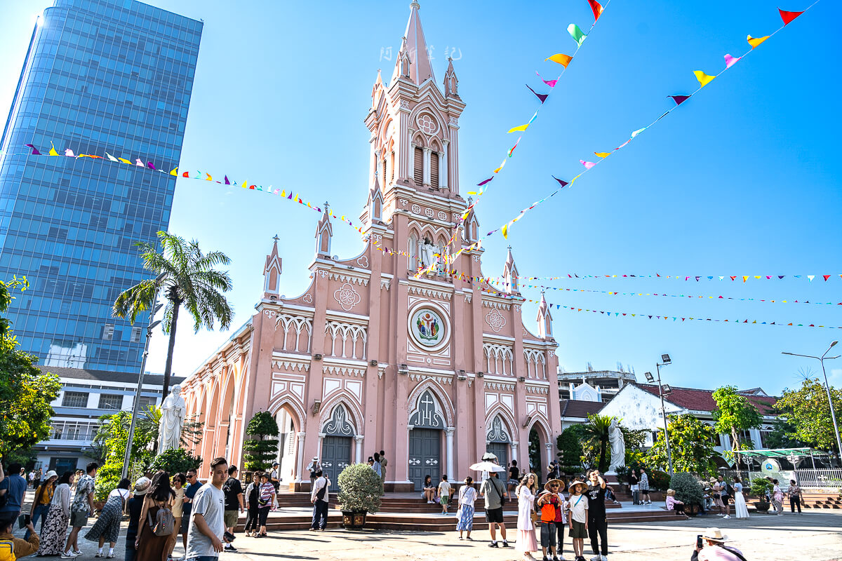 峴港粉紅教堂,Da Nang Cathedral,粉紅教堂,公雞教堂,峴港大教堂,峴港粉紅教堂介紹,峴港粉紅教堂附近景點,峴港粉紅教堂美食,峴港粉紅教堂英文,峴港粉紅教堂越南文,越南粉紅教堂,越南粉紅教堂開放時間,越南粉紅教堂歷史,Da Nang Cathedral