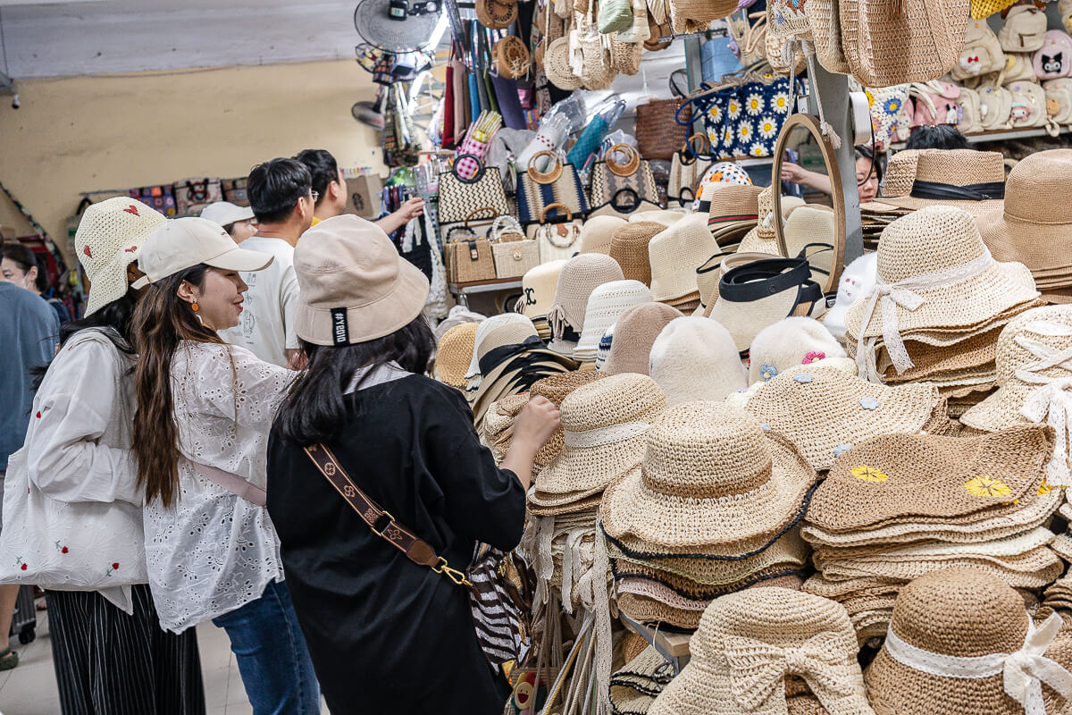 韓市場,Han Market,越南韓市場必買,韓市場附近美食,韓市場美食,漢市場,漢市場必買,漢市場奧黛價格,漢市場換匯,漢市場銀樓,漢市場時間,峴港漢市場營業時間,峴港市場,峴港景點,峴港逛街 韓市場,Han Market,越南韓市場必買,韓市場附近美食,韓市場美食,漢市場,漢市場必買,漢市場奧黛價格,漢市場換匯,漢市場銀樓,漢市場時間,峴港漢市場營業時間,峴港市場,峴港景點,峴港逛街